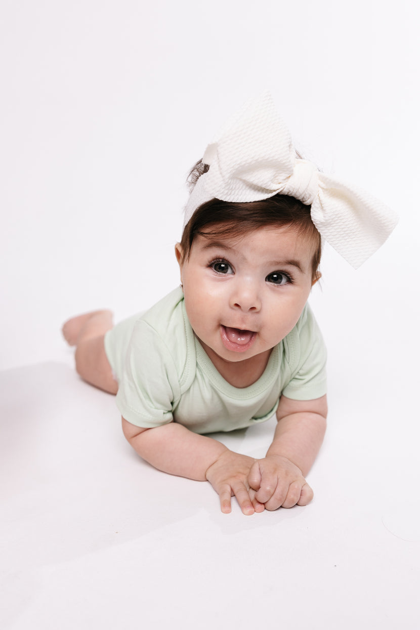 Baby Pistachio Prayer Pocket Bodysuit | Short Sleeve