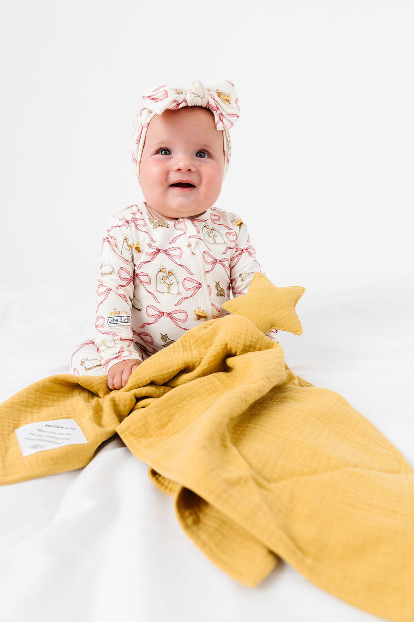 Baby Stocking Stuffer Bundle - Board Book, Star Lovey and Baby Blanket
